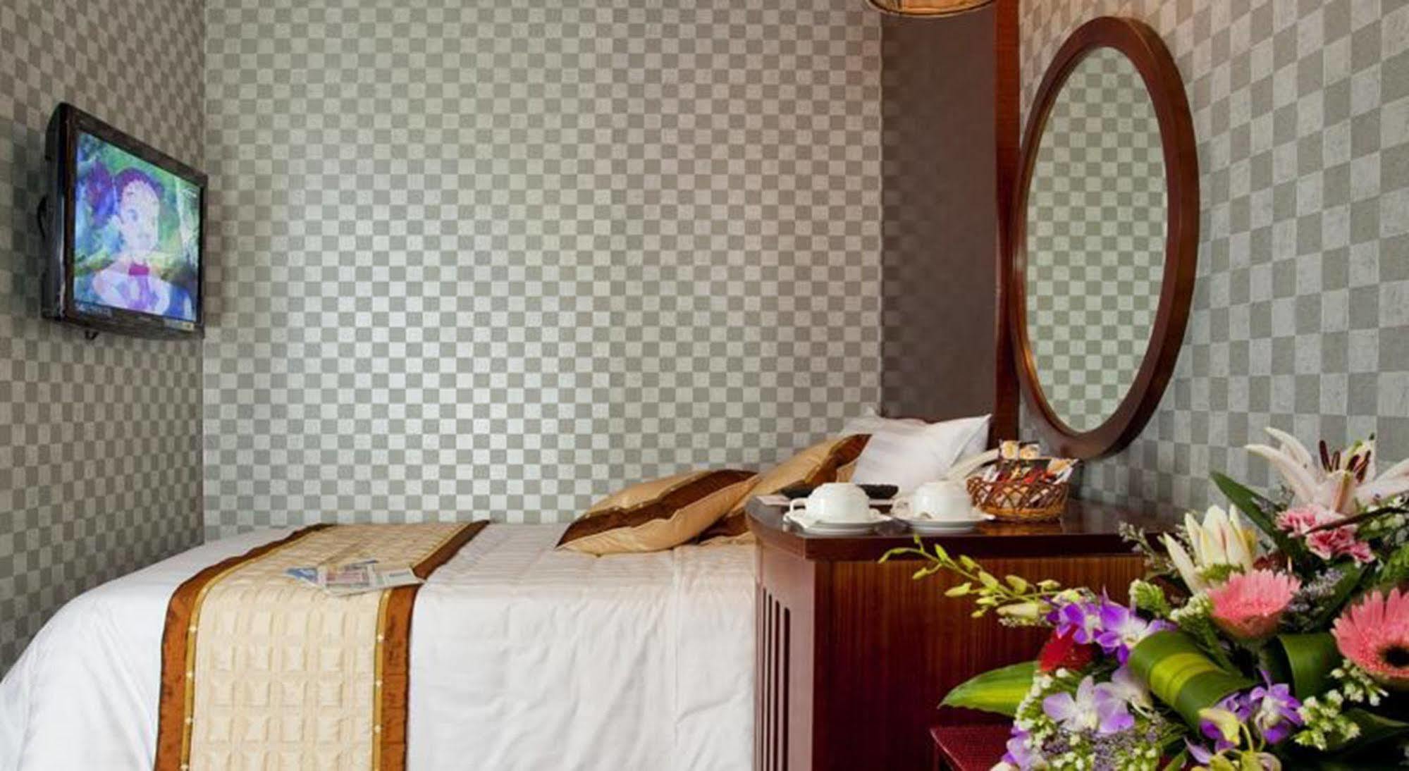 Millennium Hanoi Hotel Buitenkant foto
